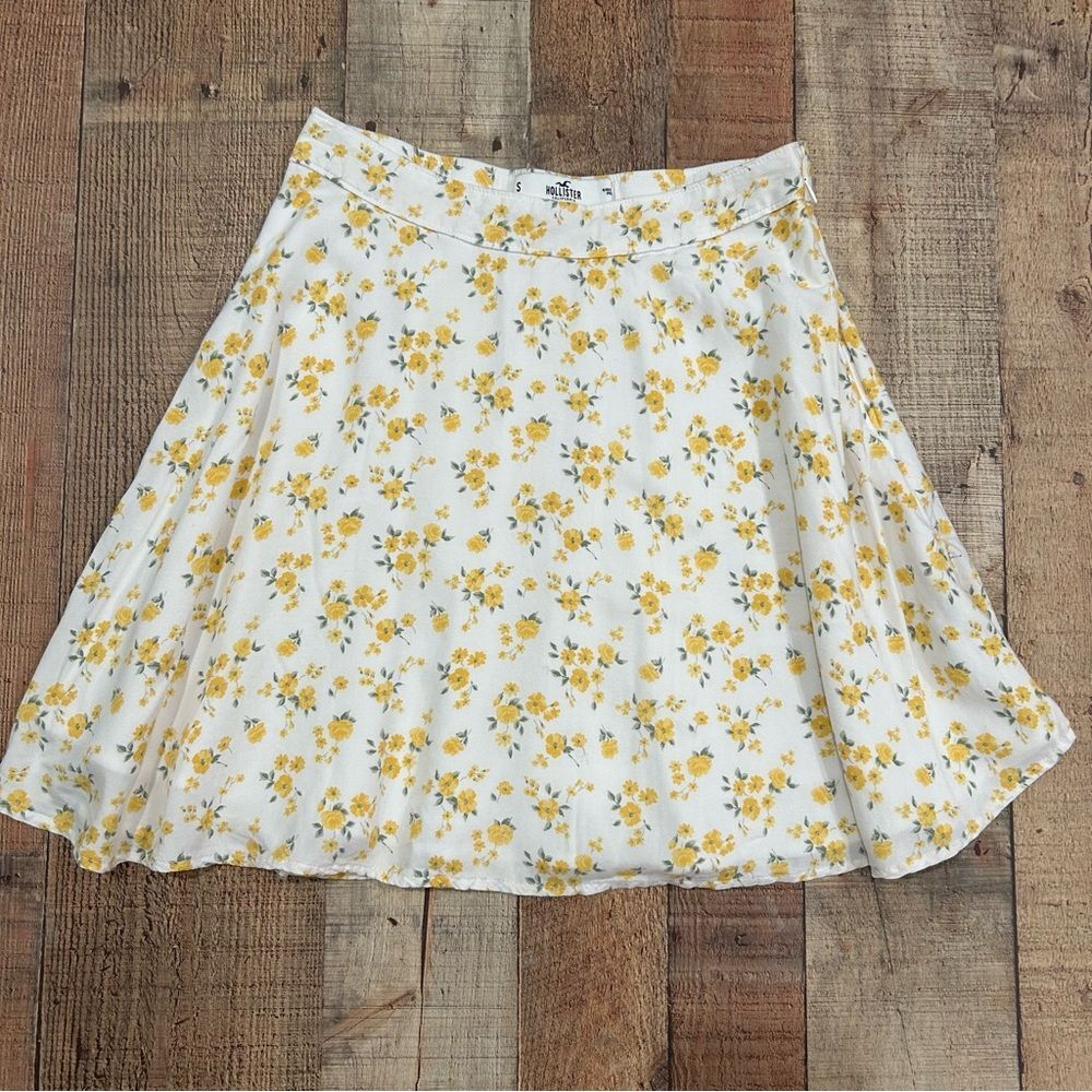 Hollister Ultra High-Rise Yellow Floral Skirt Small Cute Cottagecore‎ Girly